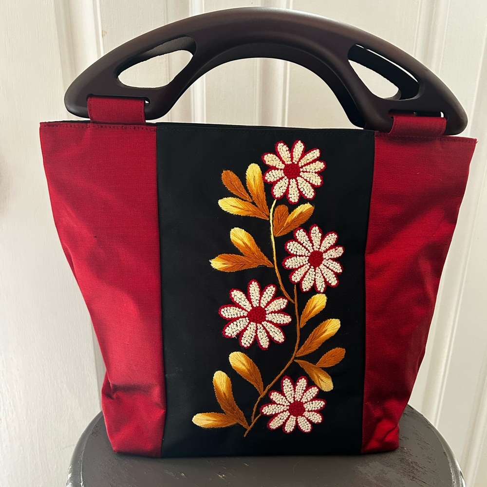 Yen Linh Vintage Red and Black Floral Embroidered Women's‎ Bag